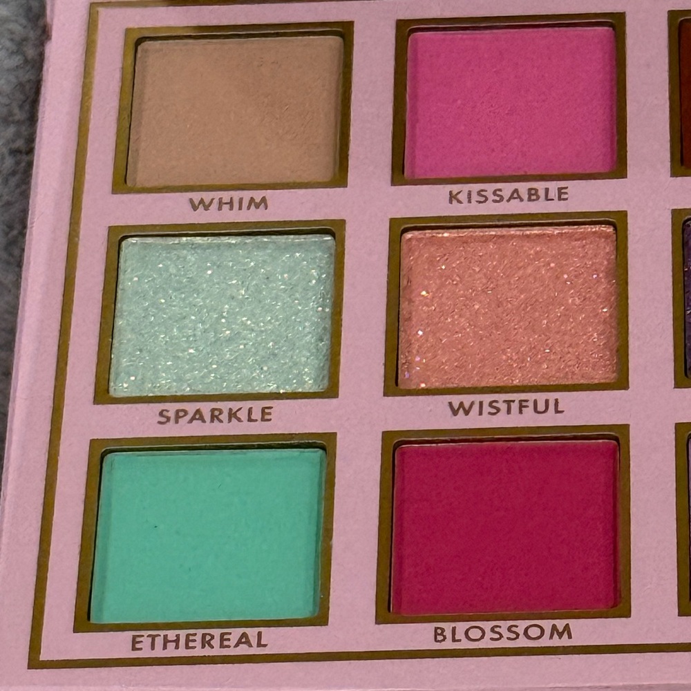 Ace Beauté Whimsical Bloom 15 shade Eyeshadow Palette! New in package! - Picture 6 of 12